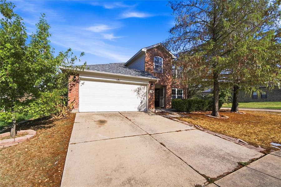 Property photo for 5666 Hunters Bend Lane, Dallas, TX