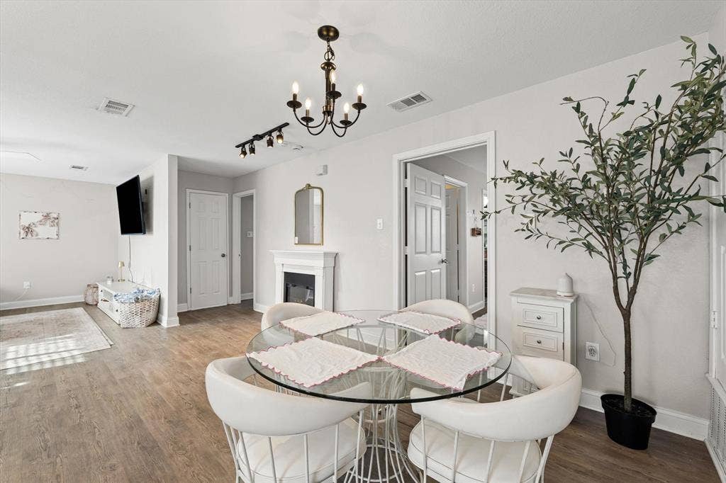 1301 Wood Avenue, #A & B, Waco, TX 76706 1301 Wood Avenue, #A & B, Waco, TX 76706