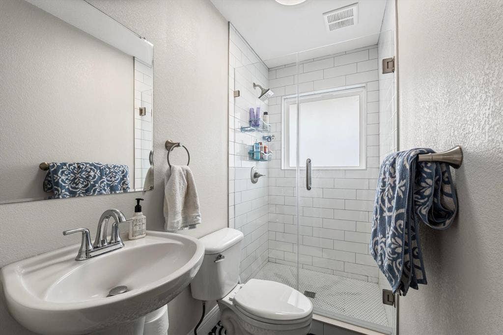 1301 Wood Avenue, #A & B, Waco, TX 76706 1301 Wood Avenue, #A & B, Waco, TX 76706