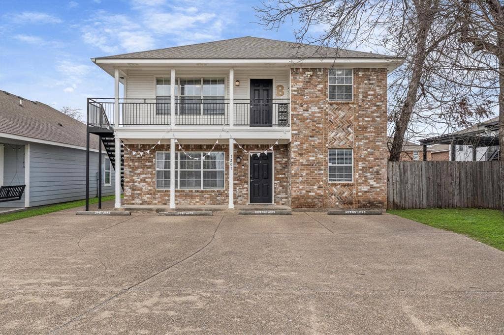 1301 Wood Avenue, #A & B, Waco, TX 76706 1301 Wood Avenue, #A & B, Waco, TX 76706