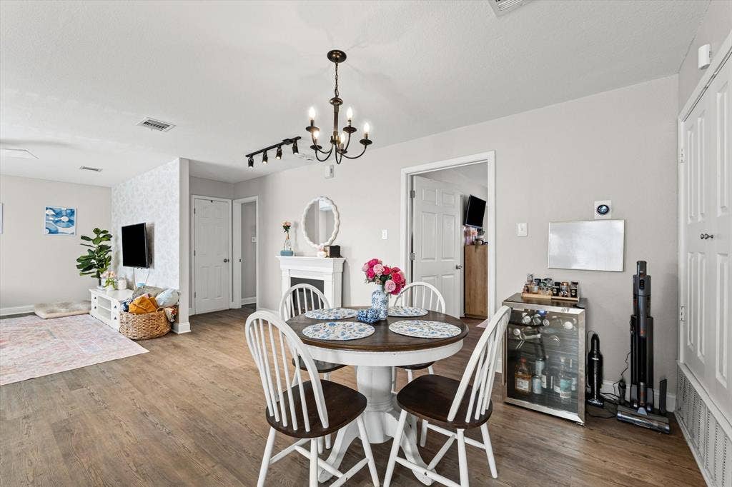 1301 Wood Avenue, #A & B, Waco, TX 76706 1301 Wood Avenue, #A & B, Waco, TX 76706