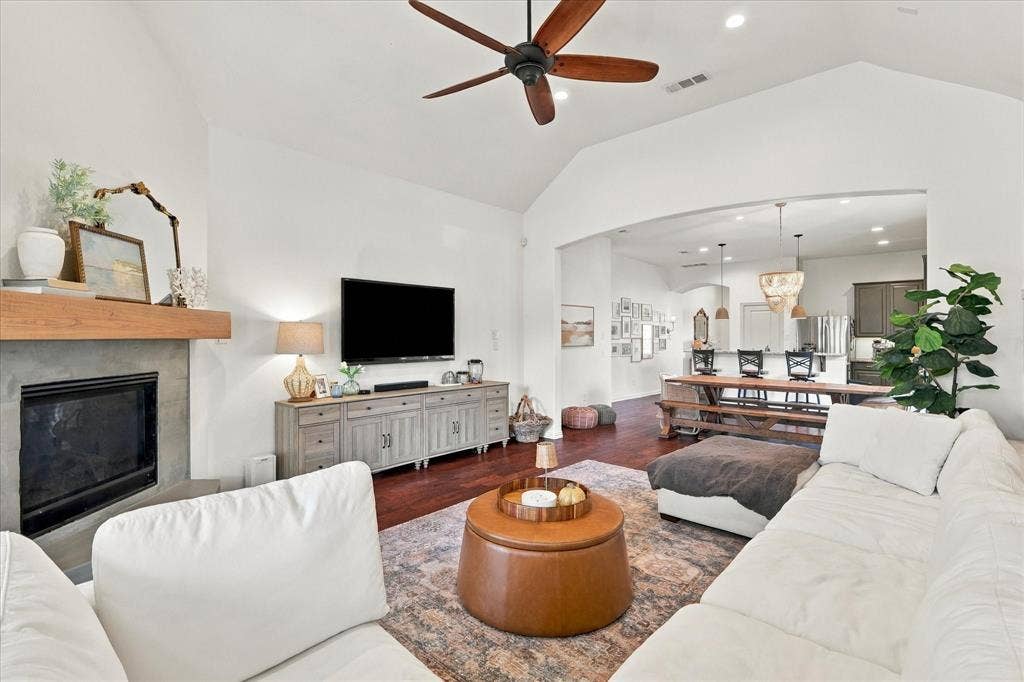 10880 Sedalia Drive, McKinney, TX 75072 10880 Sedalia Drive, McKinney, TX 75072