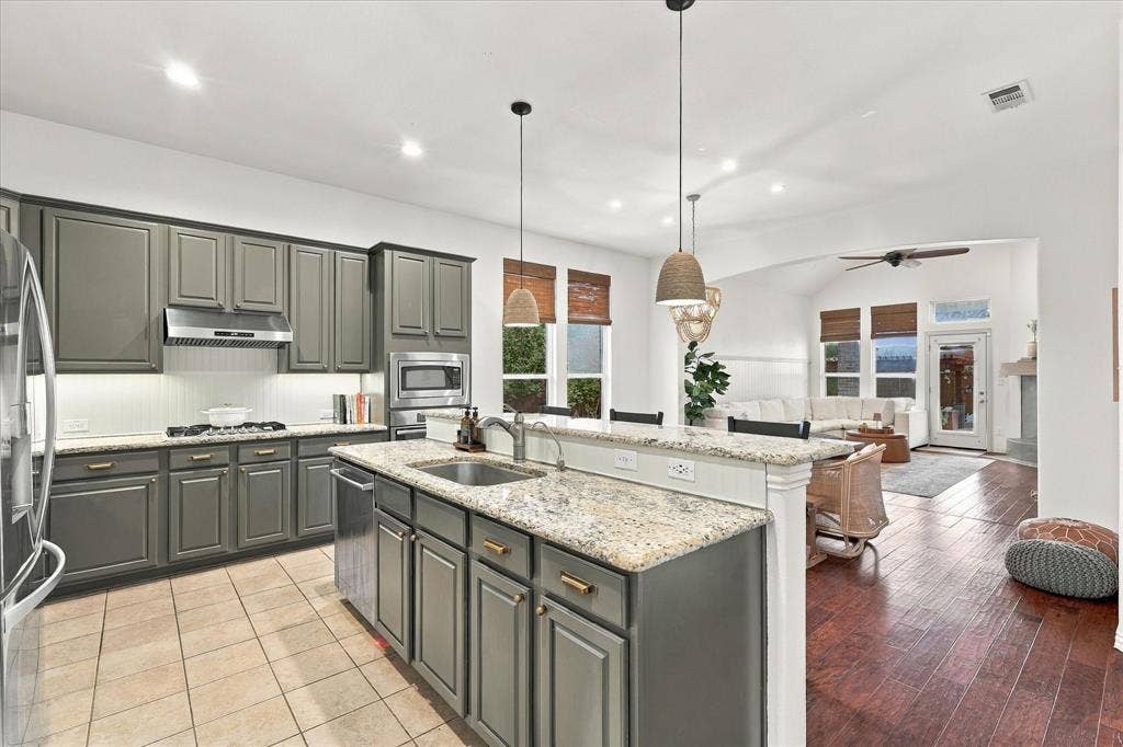 10880 Sedalia Drive, McKinney, TX 75072 10880 Sedalia Drive, McKinney, TX 75072