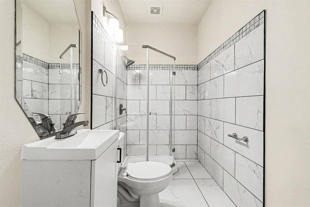 11181 Clearstream Lane, Frisco, TX 75035 11181 Clearstream Lane, Frisco, TX 75035