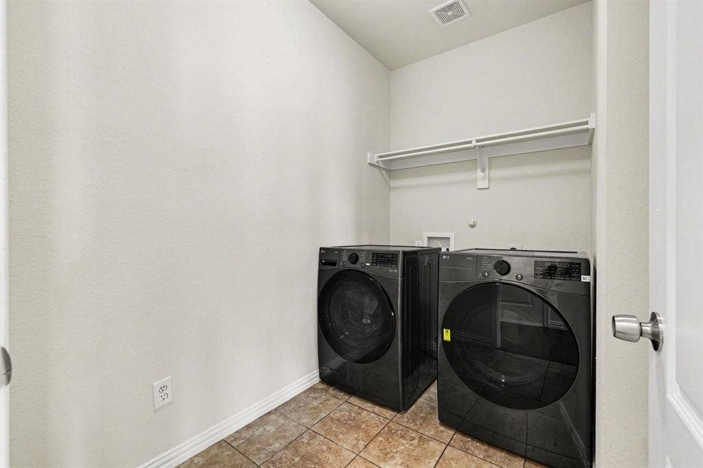 11181 Clearstream Lane, Frisco, TX 75035 11181 Clearstream Lane, Frisco, TX 75035