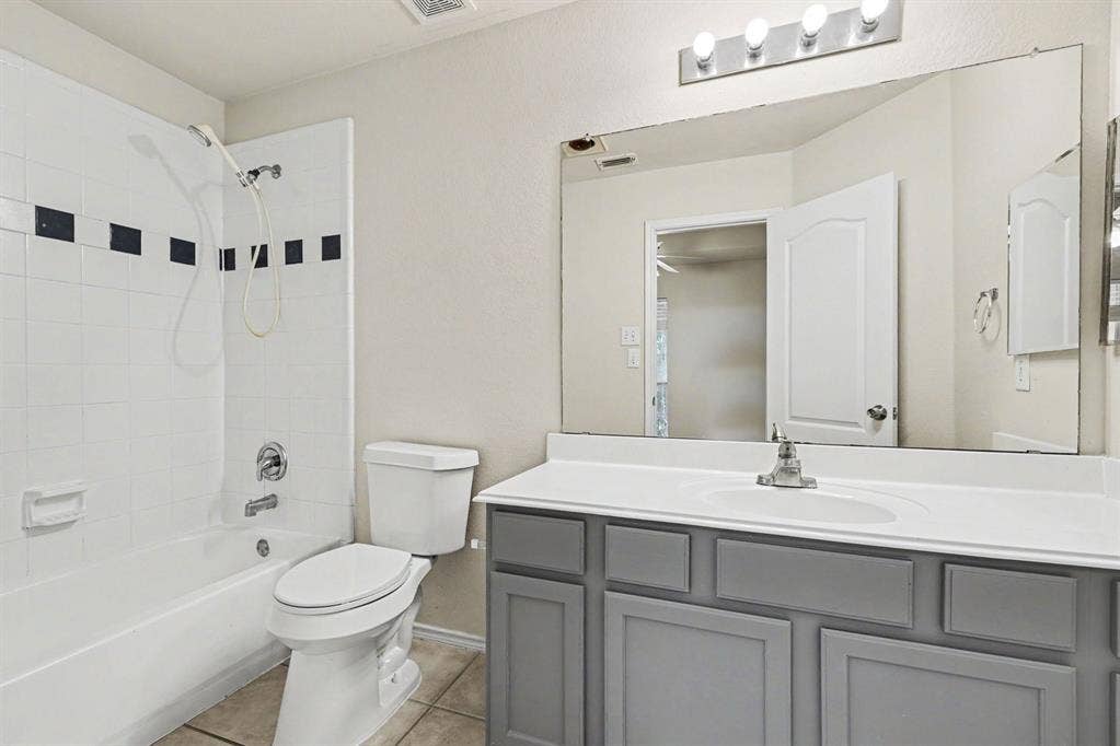 11181 Clearstream Lane, Frisco, TX 75035 11181 Clearstream Lane, Frisco, TX 75035