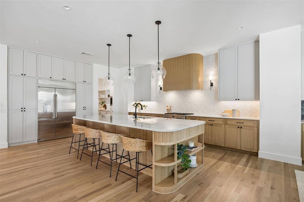 6140 Sudbury Drive, Dallas, TX 75214 6140 Sudbury Drive, Dallas, TX 75214