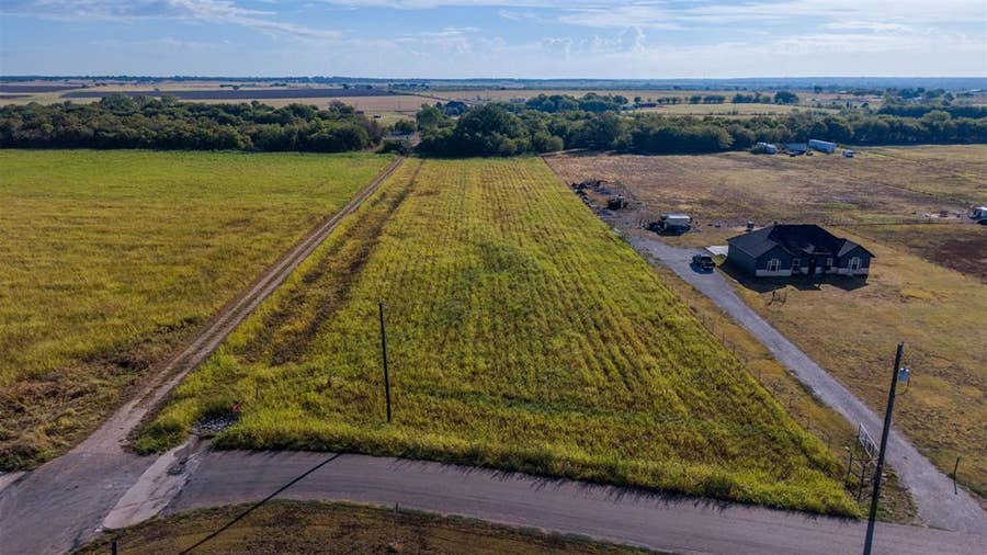 Property photo for 4401 Fox Street, Cleburne, TX