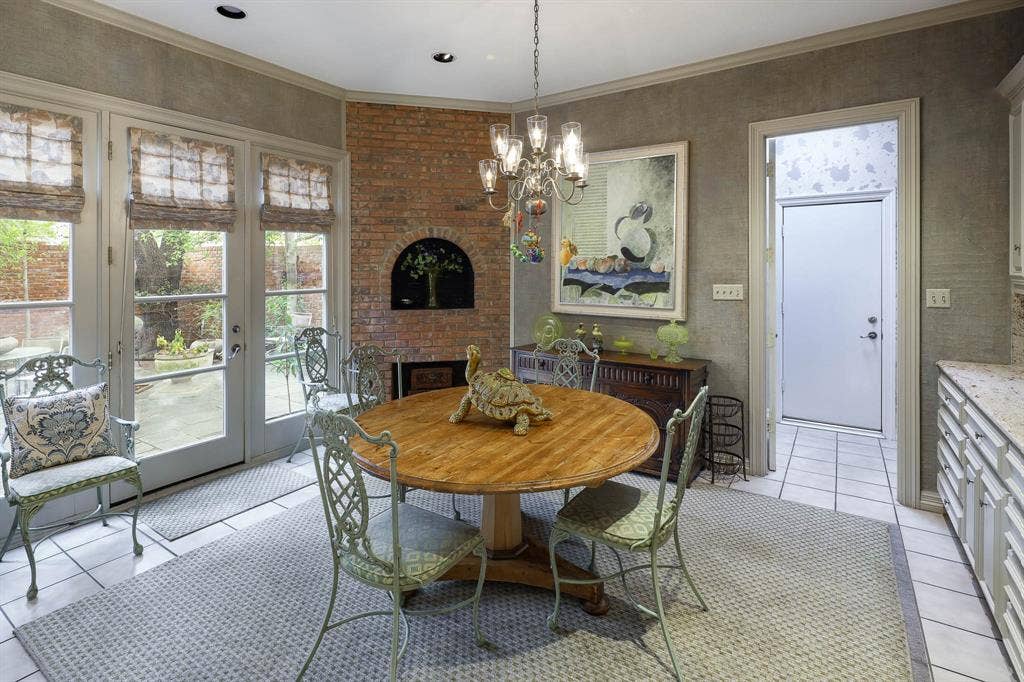 7724 Glen Albens Circle, Dallas, TX 75225