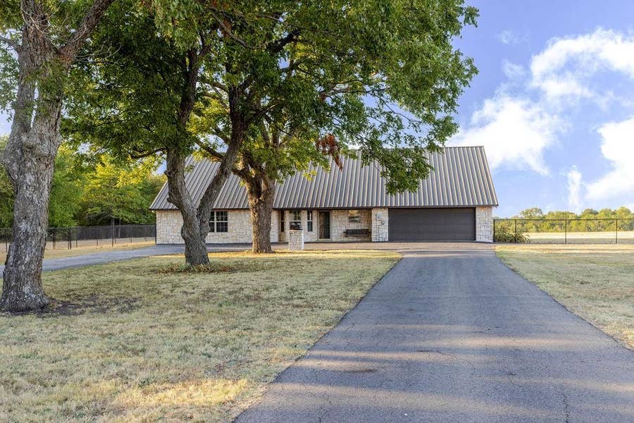 Property photo for 1209 Maple Street, Honey Grove, TX