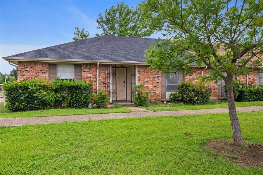 Property photo for 66 W Mountain Creek Drive, Grand Prairie, TX