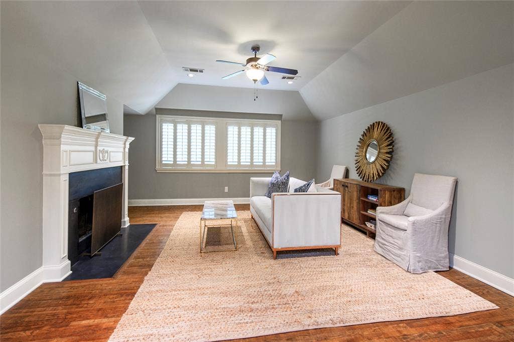 5709 Seville Court, Plano, TX 75093 5709 Seville Court, Plano, TX 75093