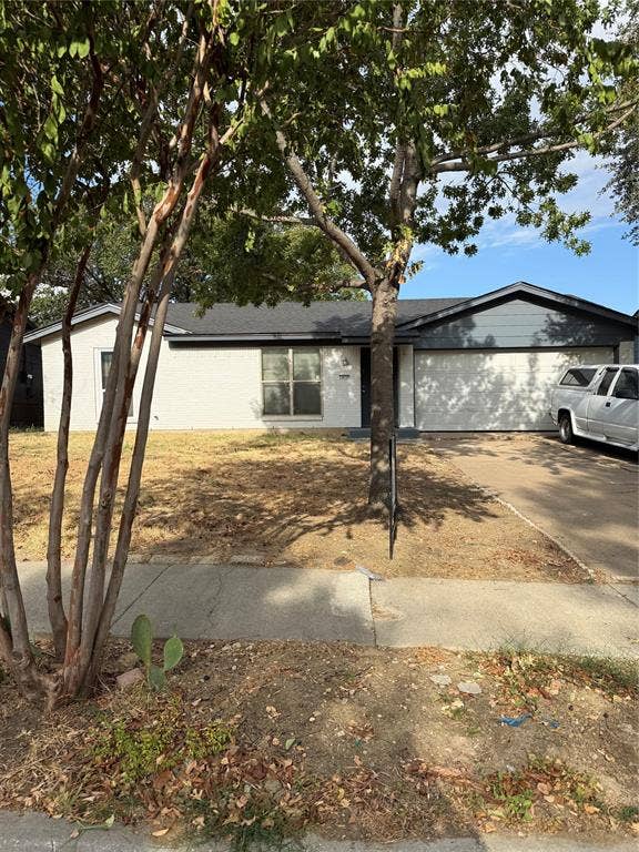 Property photo for 2820 Laramie Street, Irving, TX