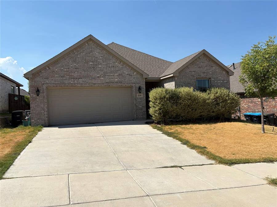 Property photo for 208 Flower Ridge Drive, Fort Worth, TX
