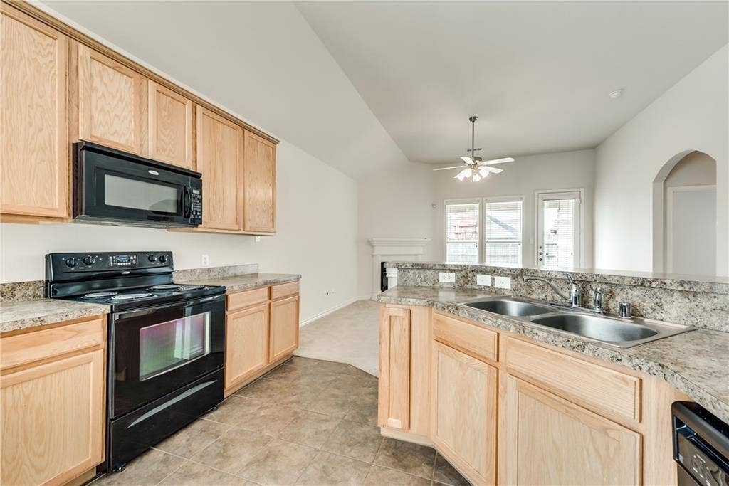5601 Millers Creek Drive, Denton, TX 76226 5601 Millers Creek Drive, Denton, TX 76226