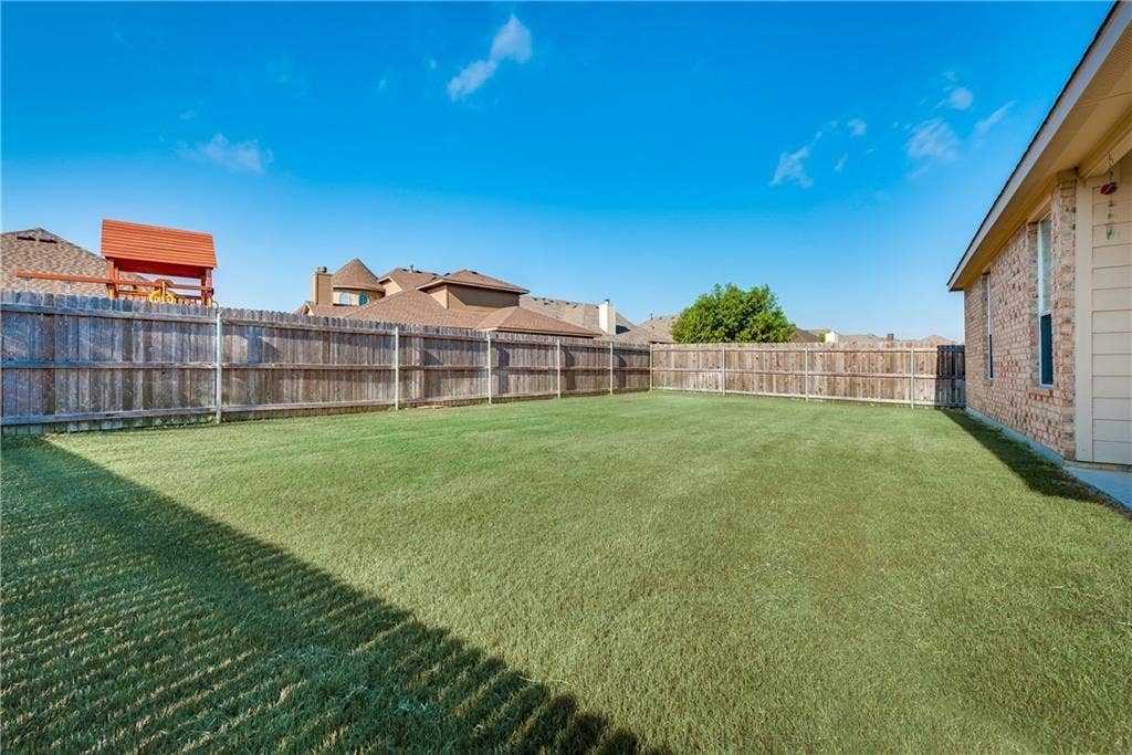 5601 Millers Creek Drive, Denton, TX 76226 5601 Millers Creek Drive, Denton, TX 76226