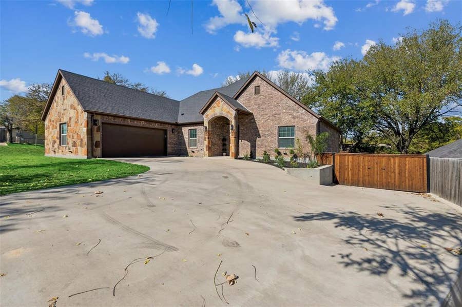 Property photo for 4662 Barbara Road, River Oaks, TX