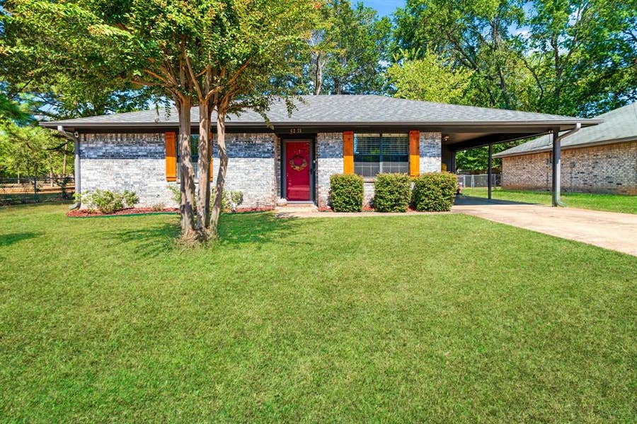 Property photo for 6275 Inwood Drive, Reno, TX