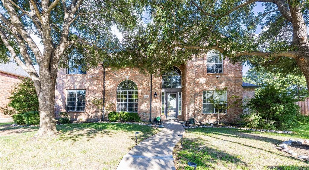 2800 Longtown Drive, Plano, TX 75093 2800 Longtown Drive, Plano, TX 75093