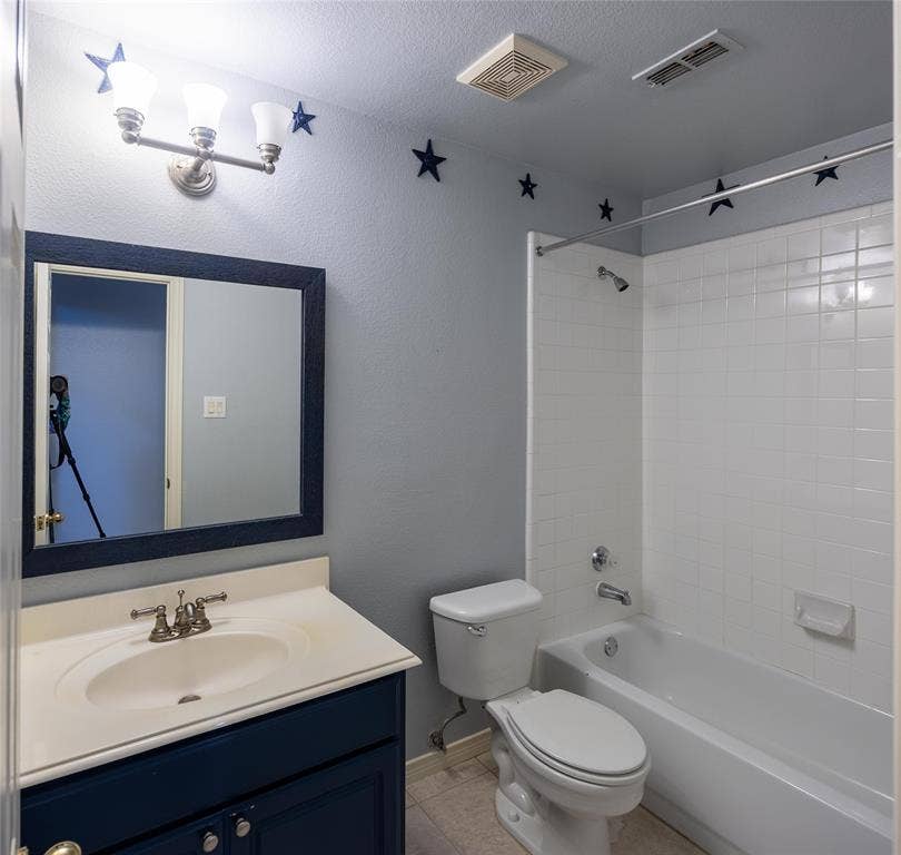 2800 Longtown Drive, Plano, TX 75093 2800 Longtown Drive, Plano, TX 75093