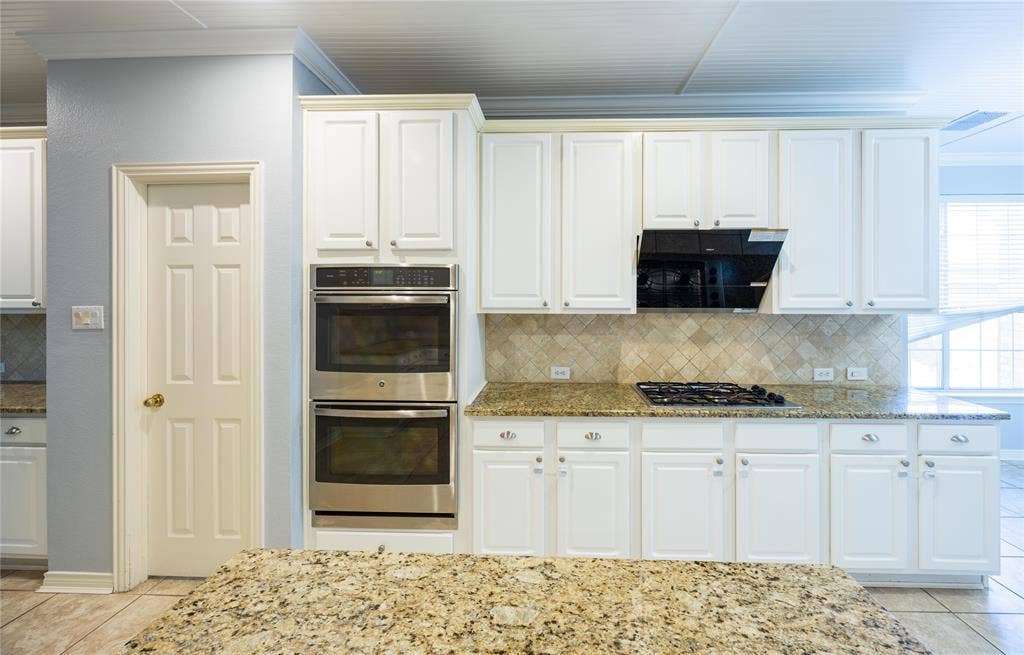 2800 Longtown Drive, Plano, TX 75093 2800 Longtown Drive, Plano, TX 75093