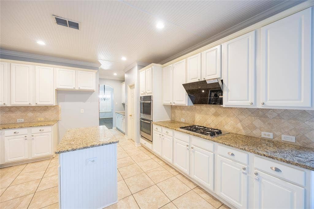 2800 Longtown Drive, Plano, TX 75093 2800 Longtown Drive, Plano, TX 75093