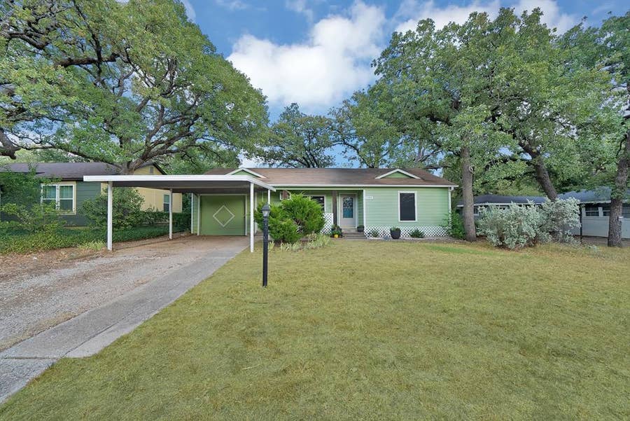 Property photo for 1104 Glenda Drive, Bedford, TX