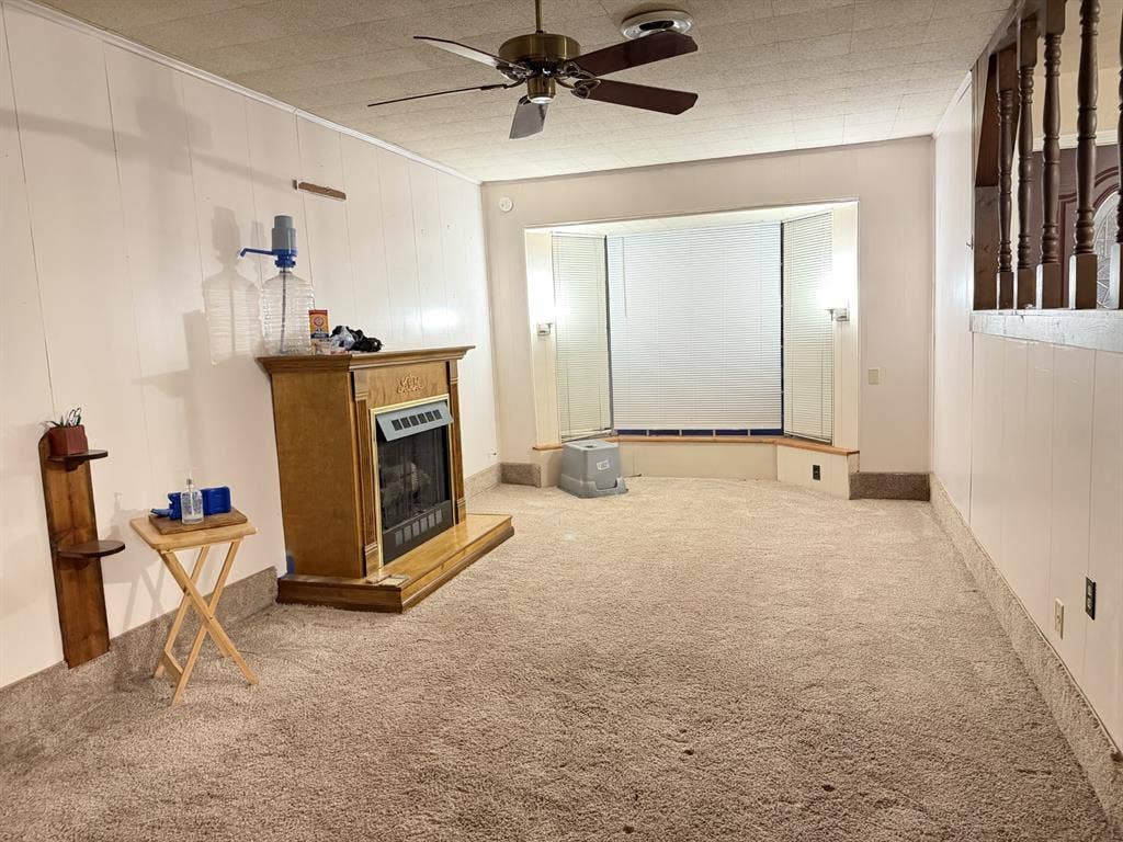 924 Monterey Drive, Denton, TX 76209 924 Monterey Drive, Denton, TX 76209