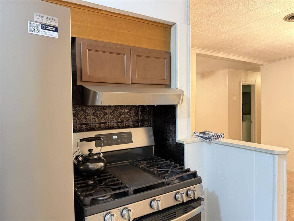 924 Monterey Drive, Denton, TX 76209 924 Monterey Drive, Denton, TX 76209