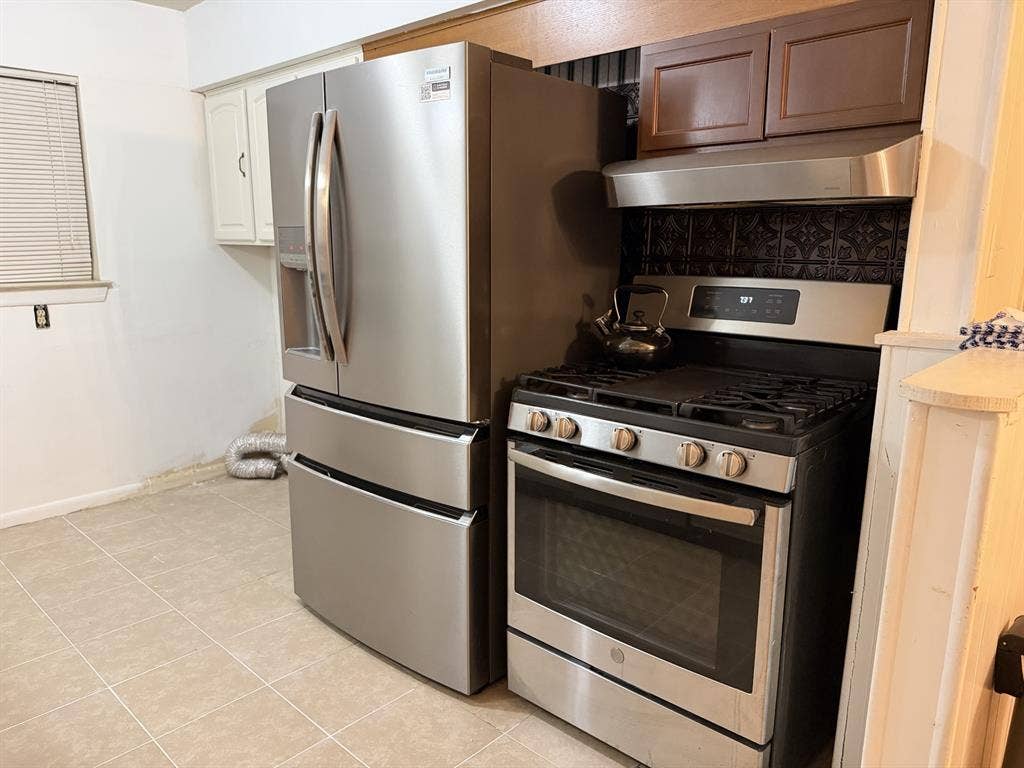 924 Monterey Drive, Denton, TX 76209 924 Monterey Drive, Denton, TX 76209