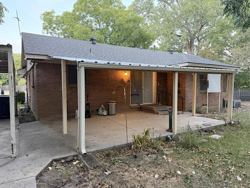 924 Monterey Drive, Denton, TX 76209 924 Monterey Drive, Denton, TX 76209