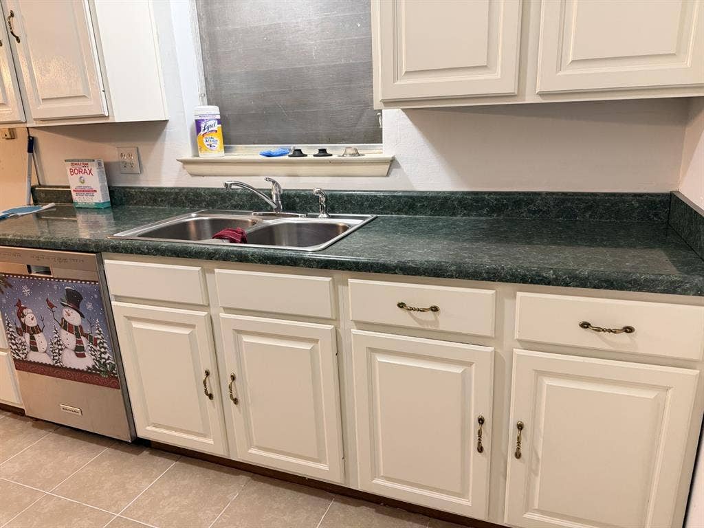924 Monterey Drive, Denton, TX 76209 924 Monterey Drive, Denton, TX 76209