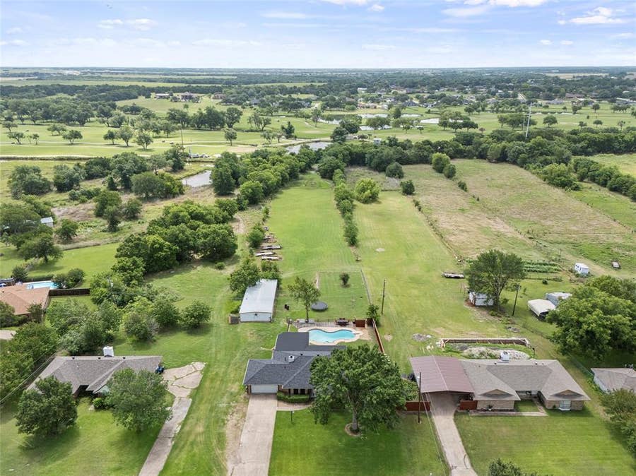 Property photo for 116 Willow lake Lane, Crandall, TX