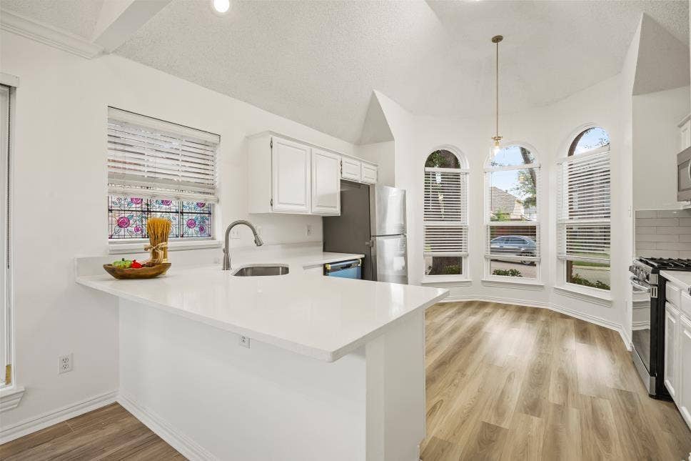 800 Fallen Leaf Court, Irving, TX 75063 800 Fallen Leaf Court, Irving, TX 75063