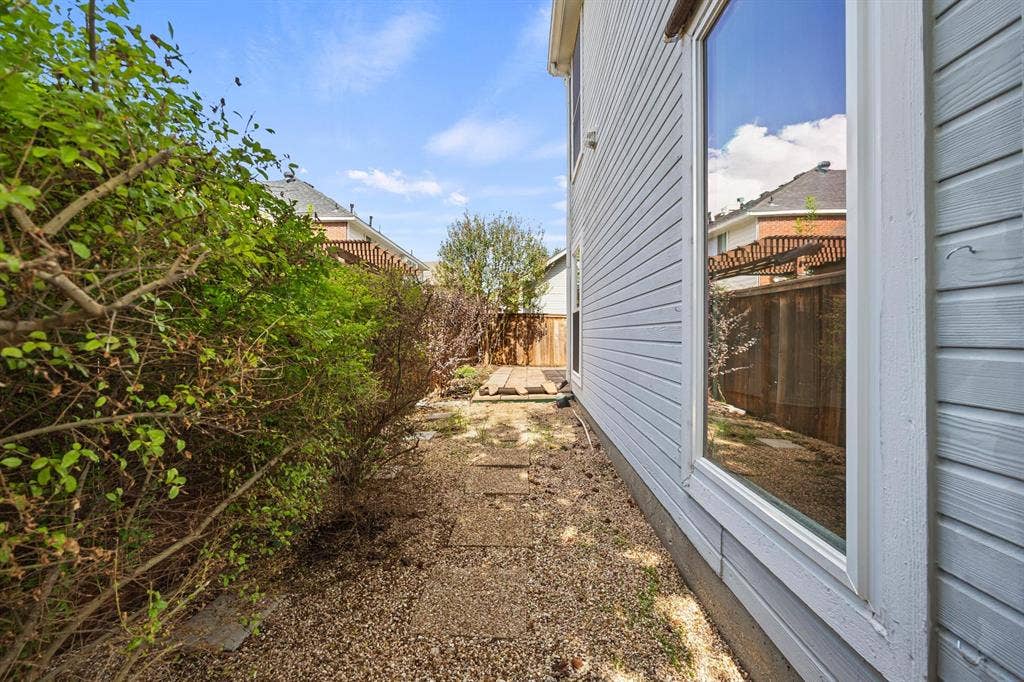 800 Fallen Leaf Court, Irving, TX 75063 800 Fallen Leaf Court, Irving, TX 75063