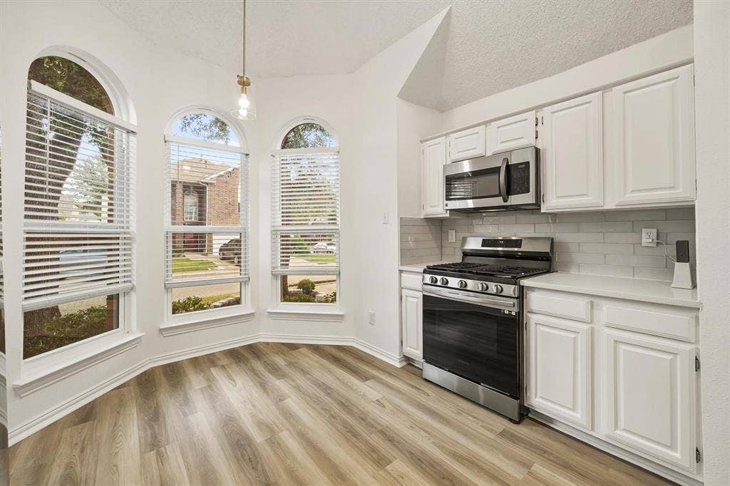 800 Fallen Leaf Court, Irving, TX 75063 800 Fallen Leaf Court, Irving, TX 75063