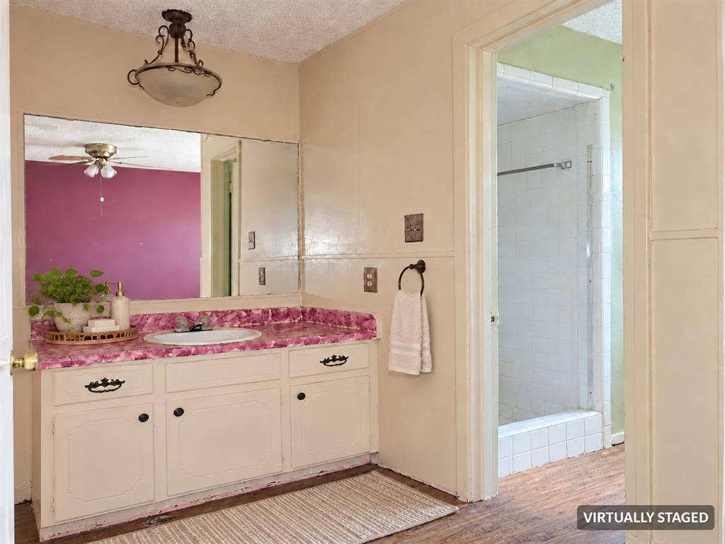 4504 Mink Drive, Haltom City, TX 76117 4504 Mink Drive, Haltom City, TX 76117
