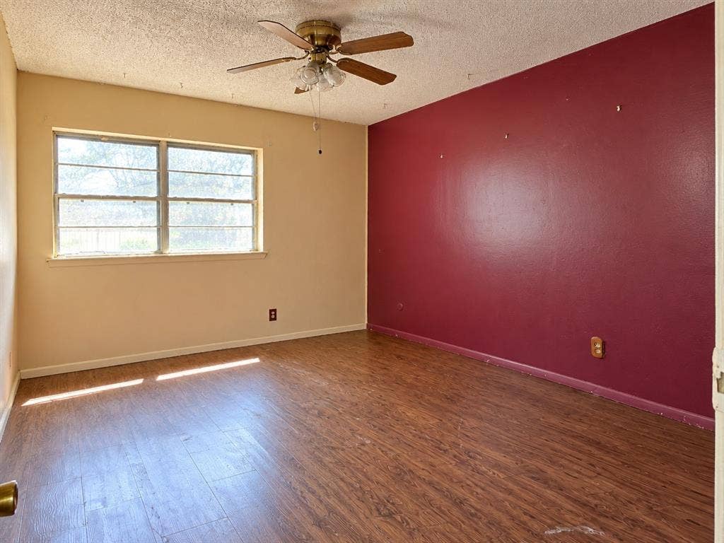 4504 Mink Drive, Haltom City, TX 76117 4504 Mink Drive, Haltom City, TX 76117