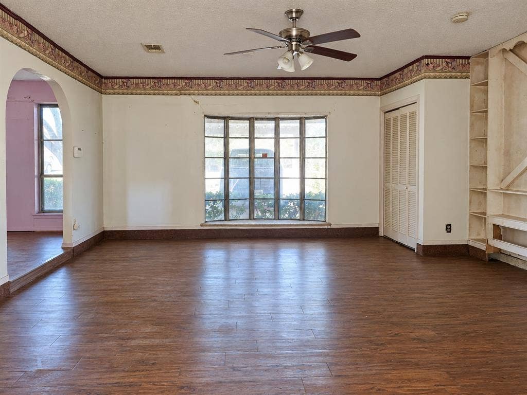 4504 Mink Drive, Haltom City, TX 76117 4504 Mink Drive, Haltom City, TX 76117
