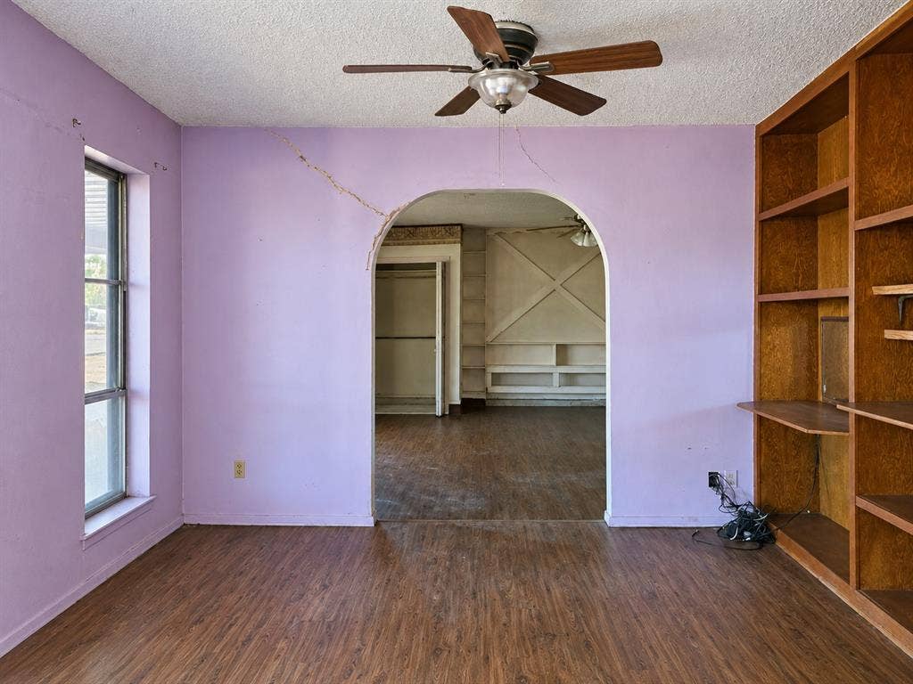 4504 Mink Drive, Haltom City, TX 76117 4504 Mink Drive, Haltom City, TX 76117