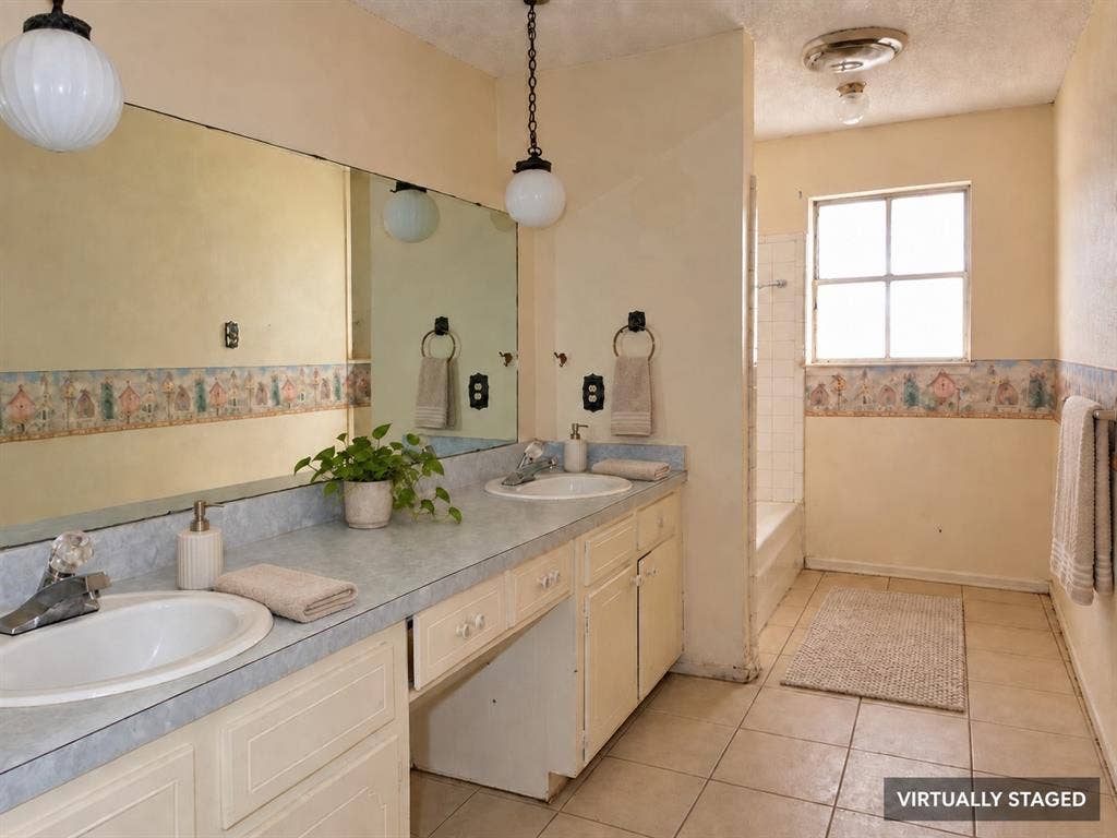 4504 Mink Drive, Haltom City, TX 76117 4504 Mink Drive, Haltom City, TX 76117