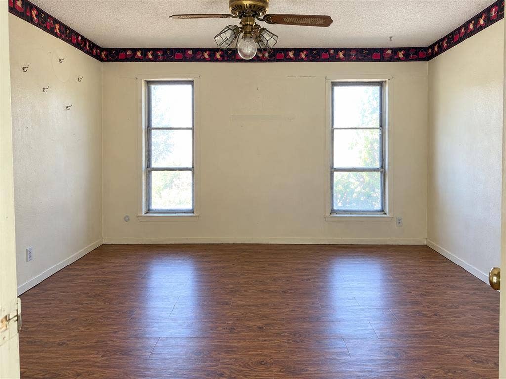 4504 Mink Drive, Haltom City, TX 76117 4504 Mink Drive, Haltom City, TX 76117