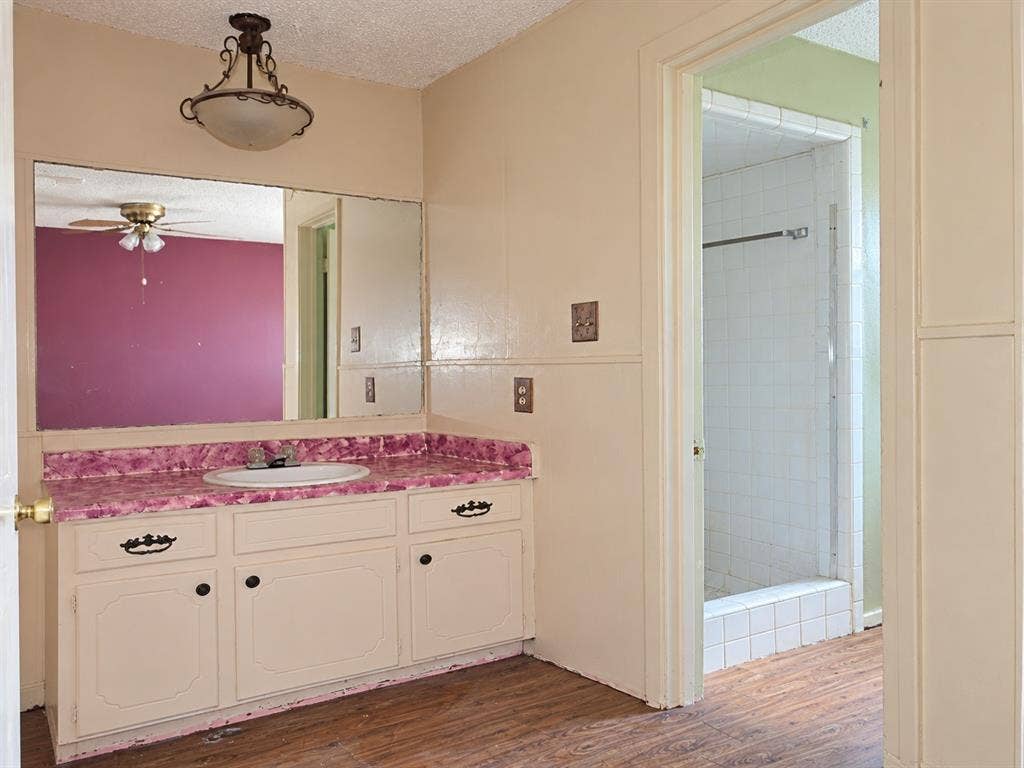 4504 Mink Drive, Haltom City, TX 76117 4504 Mink Drive, Haltom City, TX 76117