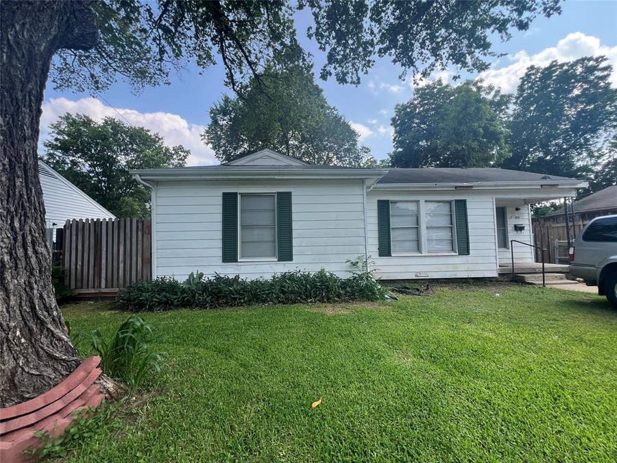 Property photo for 8810 Eldon Drive, Dallas, TX