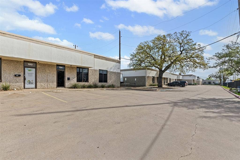 11127 Shady Trail, #104, Dallas, TX 75229 11127 Shady Trail, #104, Dallas, TX 75229