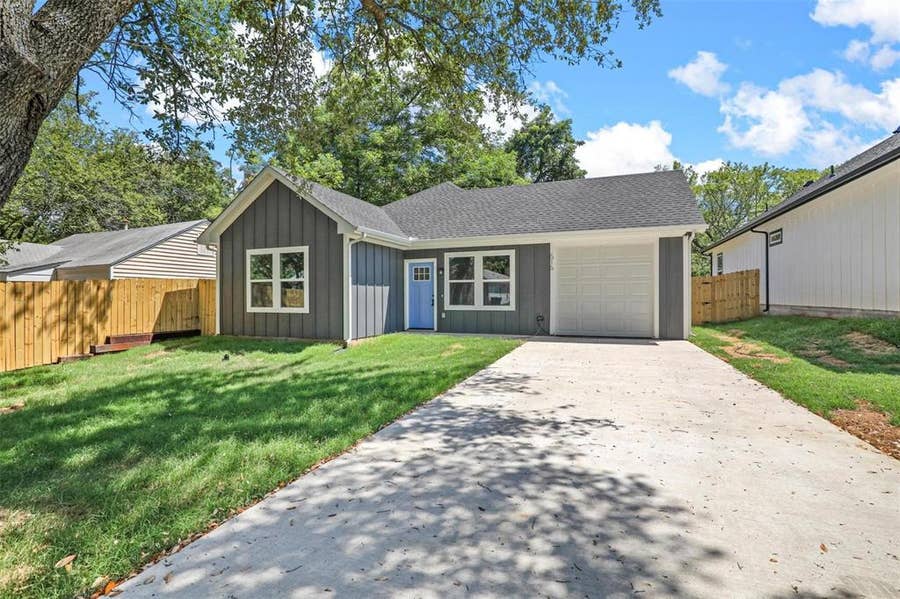 Property photo for 516 E Heron Street, Denison, TX
