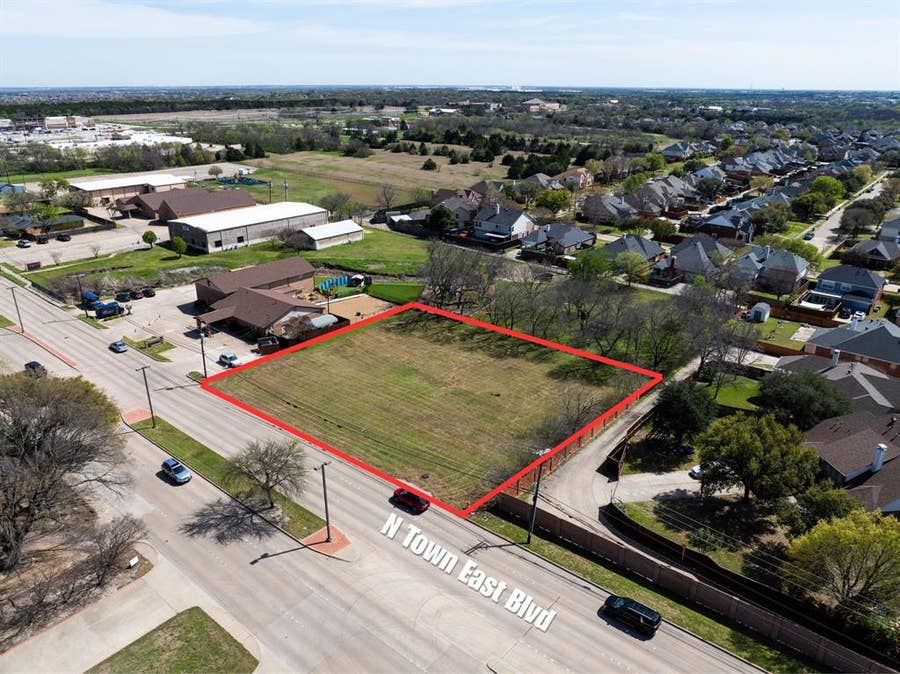 Property photo for 330 Town East Boulevard, Sunnyvale, TX