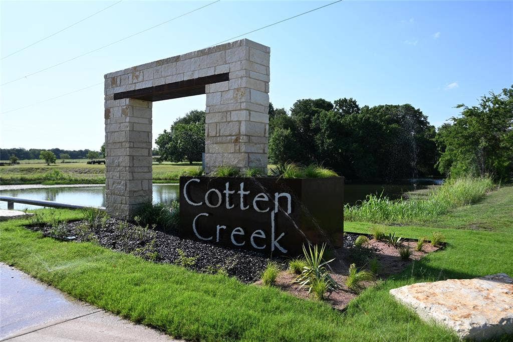 5004 Bluegrass Lane, Azle, TX 76020 5004 Bluegrass Lane, Azle, TX 76020