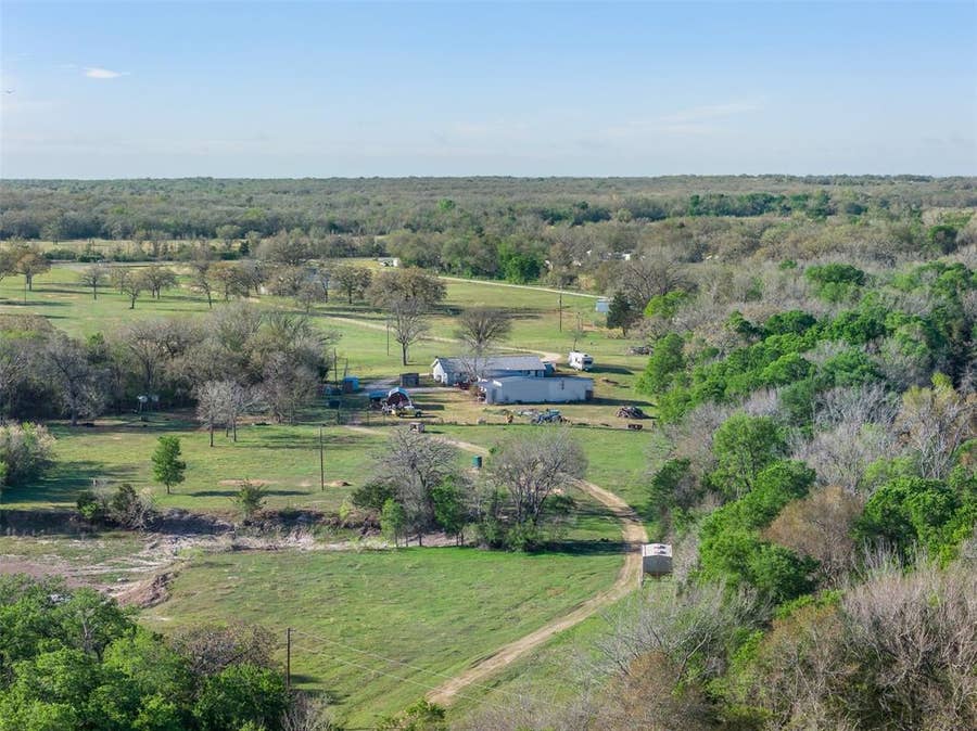 Property photo for 2313 E US Highway 79, Rockdale, TX
