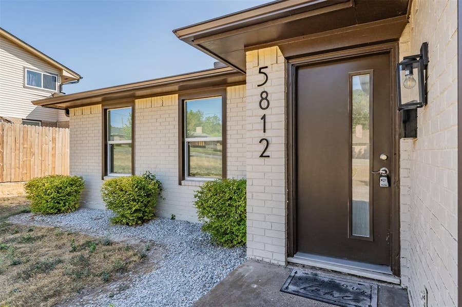 Property photo for 5812 Regatta Circle, Dallas, TX